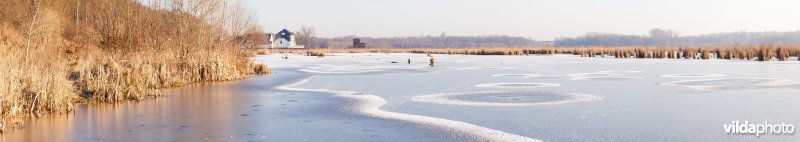 Patronen in sneeuw en ijs op het Vinne