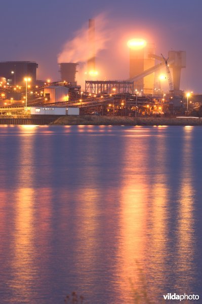 Industrie langs het Kanaal Gent-Terneuzen