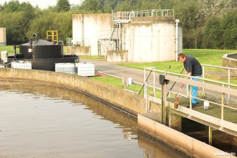 Staalname in het rioolwaterzuiveringsstation van Ertvelde