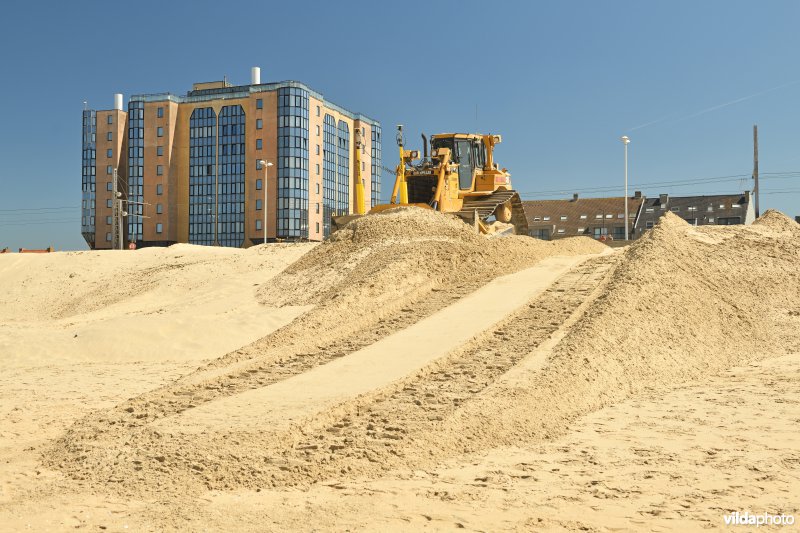 Ophogen van strand