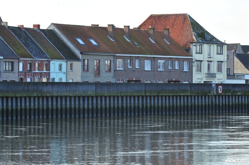 Bebouwing naast de Schelde