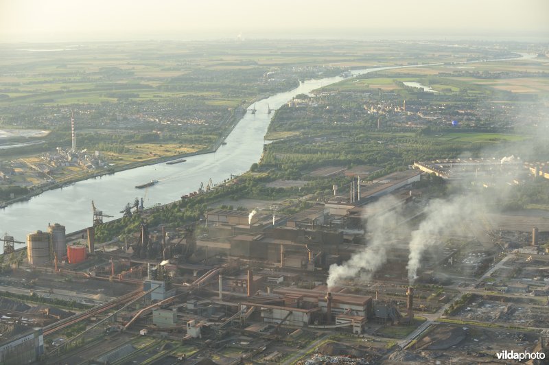 Staalbedrijf in de Gentse Kanaalzone