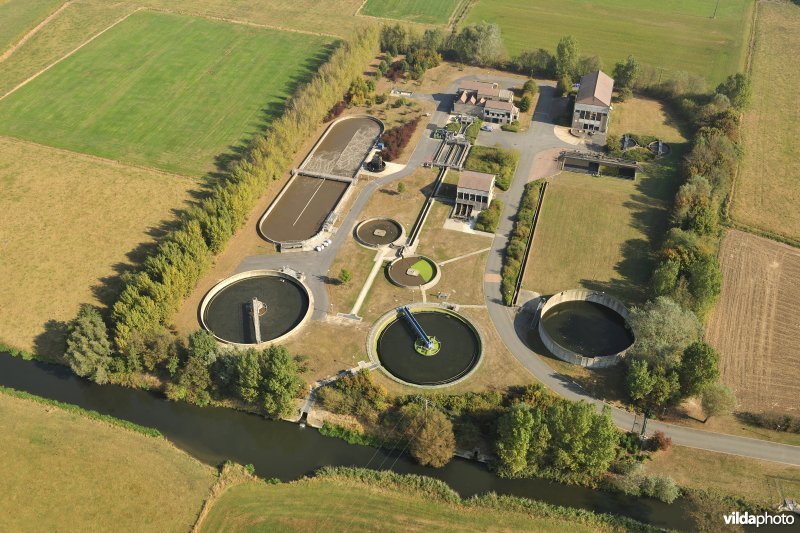 Waterzuiveringsstation op de Houtensluisvaart