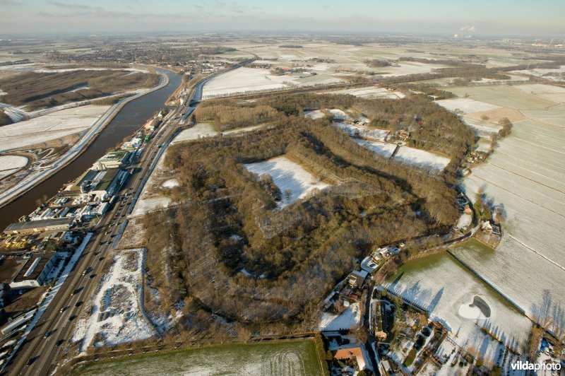 Luchtfoto van de Spinolaschans nabij Breda
