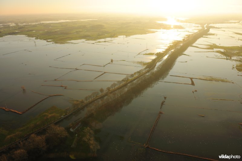 Kanaal Ieper-IJzer en overstroomde broeken