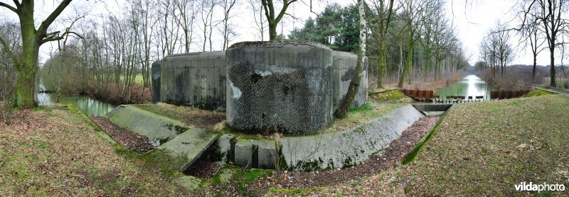 Sluisbunker en antitankgracht