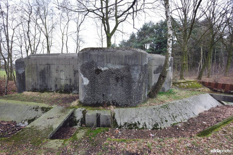 Sluisbunker en antitankgracht