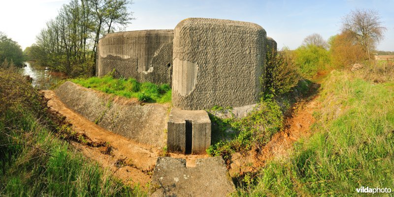 Sluisbunker op de antitankgracht
