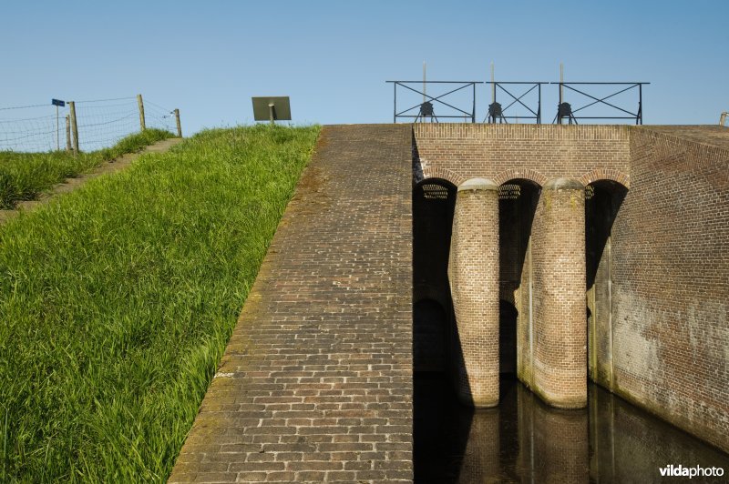 Sluis bij Fort Hedikhuizen