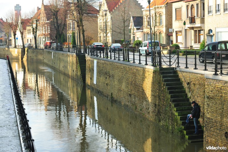 Visser aan de Handzamevaart in Diksmuide