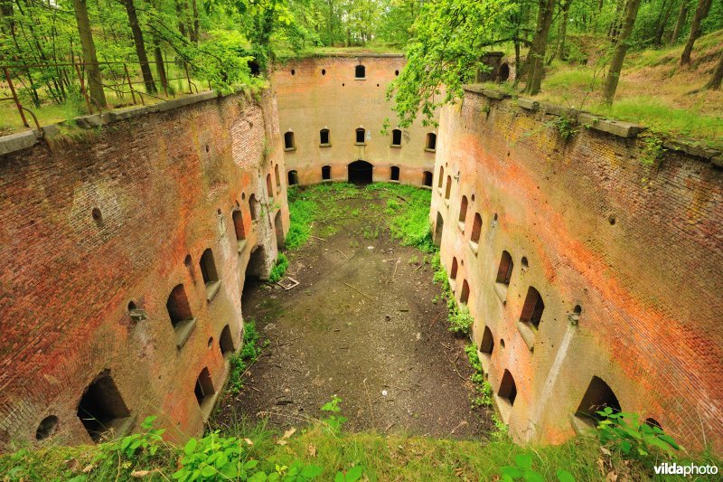 Binnenplein van réduit van fort 6