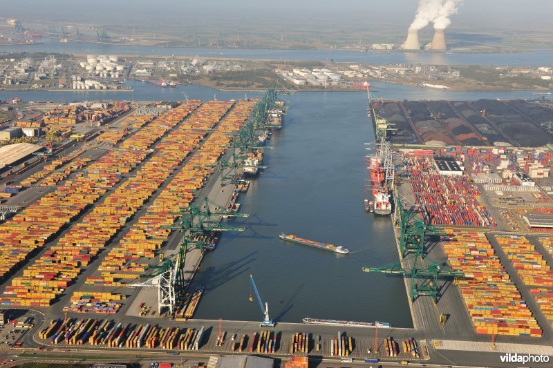 Delwaidedok in de zeehaven van Antwerpen