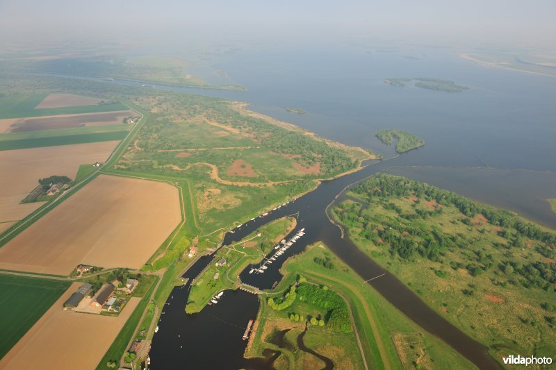 Inundatiesluis bij het Benedensas