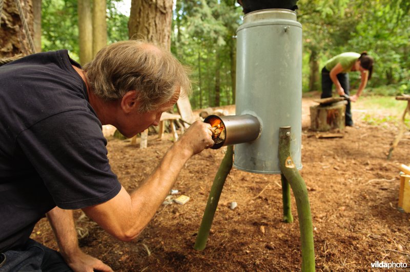 Koken op een Rocket Stove