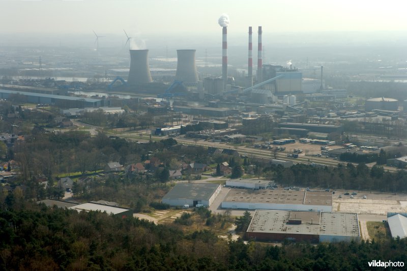 Industrie en de elektriciteitscentrale van Langerlo