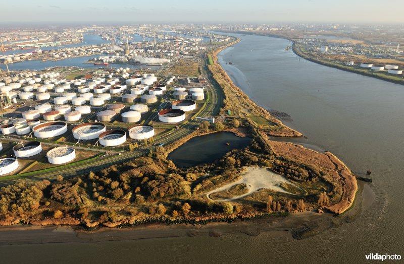 Petroleumdok in Antwerpen haven