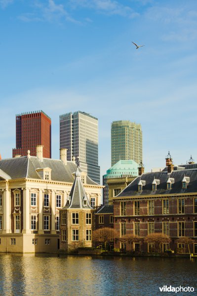 Regeringsgebouwen achter de Hofvijver in Den Haag